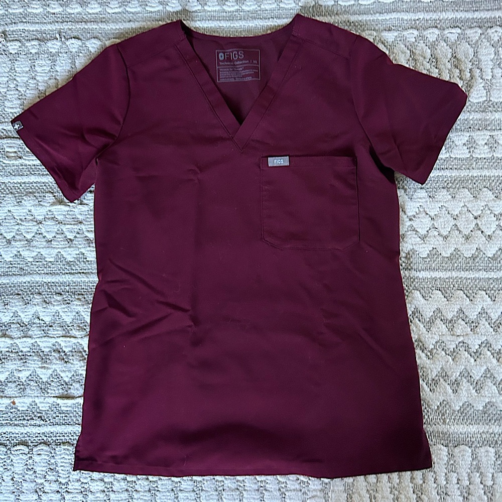 Figs one pocket XS top